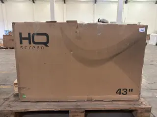 01 SMART TV 43" - PODENDO CONTER TELA TRINCADA — leilão em Rio de Janeiro/RJ