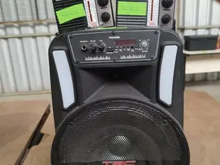 03 ITENS SENDO: 01 CAIXA ACÚSTICA + 02 RÁDIOS — leilão em Rio de Janeiro/RJ