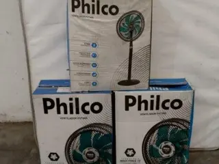 03 VENTILADORES DE MESA E COLUNA PHILCO — leilão em Rio de Janeiro/RJ