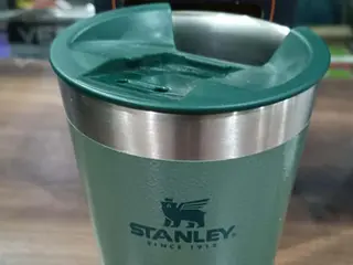 4 GARRAFAS STANLEY DIVERSAS (SALDO — leilão em SÃO PAULO/SP