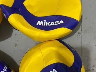 4 BOLAS VÔLEI MIKASA (SALDO — leilão em SÃO PAULO/SP (foto 2)
