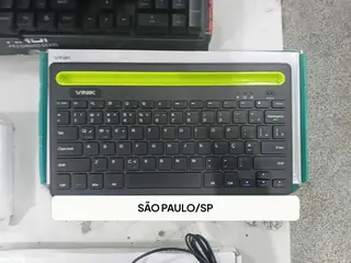 17 TECLADOS E SUPORTES NOTEBOOKS — leilão em SÃO PAULO/SP (foto 15)