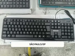 17 TECLADOS E SUPORTES NOTEBOOKS — leilão em SÃO PAULO/SP (foto 17)
