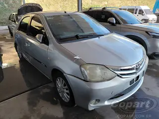 2013 TOYOTA ETIOS SEDA — leilão em Embú Das Artes/SP
