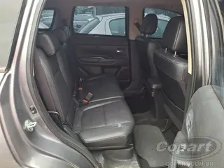 2018 MITSUBISHI OUTLANDER — leilão em Leilão Pátio Porto Seguro/SP (foto 6)