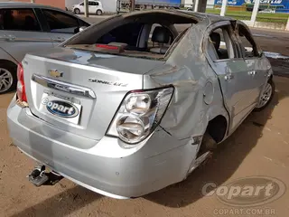 2014 CHEVROLET SONIC SEDAN — leilão em Goiânia (Polo Industrial)/GO (foto 4)