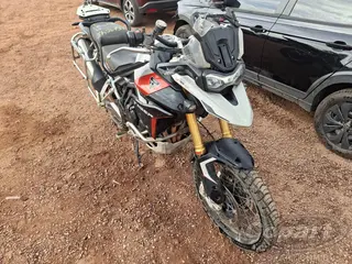 2025 TRIUMPH TIGER — leilão em Cuiabá/MT