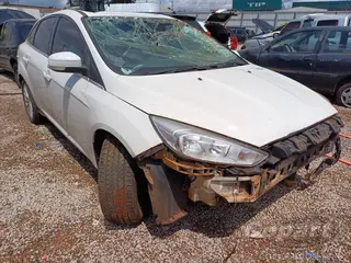 2016 FORD FOCUS FASTBACK — leilão em Curitiba/PR