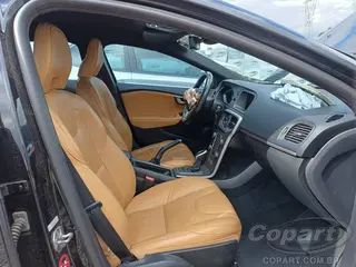 2017 VOLVO V40 — leilão em Canoas/RS (foto 5)