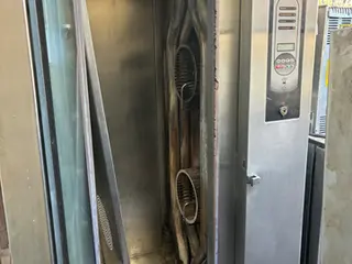Forno combinado industrial Wictory L-Tedesco 20 GN - Vendido no estado em que se encontra.
Local do(s) bem(ns):
RUA GUARARAPES, 78 - TARUMÃ - SANTANA DE — leilão em SANTANA DE PARNAÍBA/SP (foto 4)