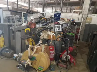 DIVERSOS BENS MÓVEIS COMPOSTO DE: EXTINTORES, TELAS DE PROJEÇÃO, CÂMARAS DE CIRCUITO, ASPIRADORES DE PÓ, BOMBAS D'ÁGUA, ENCERADEIRA, CATRACAS, LAVA JATO, COFRES, CENTRAIS TELEFÔNICAS, MEGAFONES, CAMER — leilão em Salvador/BA