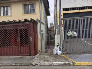 Casa, 62,95 m2 de área total, 62,95 m2 de área privativa, 126,5m2 de área do terreno, qt, a.serv, WC, sl, cozinha. IPTU: 9006003000 Matrícula: 110974 Ofício: 1. | Endereço: RUA TIETE N. 1429, LOTE 4 Q — leilão em São Bernardo do Campo/SP