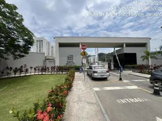 Apartamento, 107,88 m2 de área total, 47,67 m2 de área privativa, 2 qts, WC, sl, cozinha. IPTU: 49815085 Matrícula: 7011 Ofício: 7. | Empreendimento: PORTAL RECANTO DAS PEONIAS | Endereço: AVENIDA ANA — leilão em Duque de Caxias/RJ