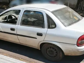 GM Corsa Classic Sedan Wind, 03/03 em Maringá/PR — leilão em Maringá/PR (foto 3)