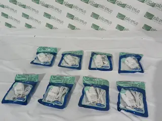 LOTE COMPOSTO DE: 100 CARREGADORES DE CELULAR INOVA V8, 2.1A CAR 8201 COM CABO EMBUTIDO, BIVOLT, NO ESTADO. — leilão em Rio de Janeiro/RJ