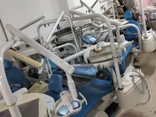 Aprox. 18 cadeiras odontológicas - Sucatas — leilão em Lauro De Freitas/BA