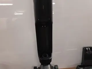 3 Aspiradores - Sendo vertical Wessen Clean Pro 300 e 2 robôs aspiradores e passa pano KaBuM! Smart 900 — leilão em Taboão Da Serra/SP