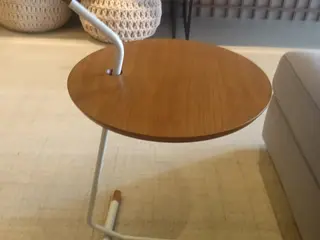 Mesa de apoio lateral — leilão em Santo André/SP