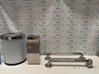5 Itens: lixeira, suporte, porta-papel e porta interfolha — leilão em Taboão Da Serra/SP