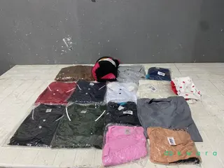Aprox. 250 itens: Roupas, cosméticos, calçados, utensílios domésticos, quadros, ferramentas e outros — leilão em Embu Das Artes/SP