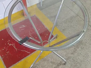 Mesa com tampa de vidro — leilão em São Bernardo Do Campo/SP