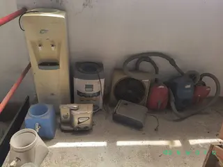 Filtro de água, chaleira elétrica, 3 aspiradores de pó, ventilador e 3 suportes para garrafão de água — leilão em São Bernardo Do Campo/SP