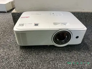 Projetor Optoma 110/240v — leilão em Porto Alegre/RS