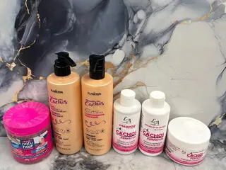 Aprox. 180 cosméticos — leilão em Embu Das Artes/SP