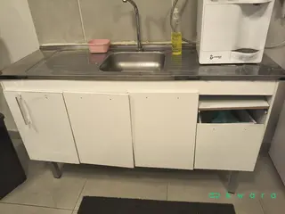 Gabinete, prateleira e bancada (não inclui eletro e utensílios) — leilão em São Paulo/SP