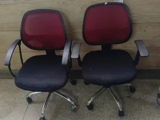 2 Cadeiras com rodínhas — leilão em São Bernardo Do Campo/SP