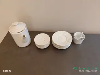 Aprox 27 itens: Ccozinha, vasos, difusores e bandeja — leilão em Jundiaí/SP