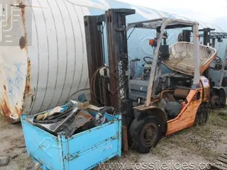 EMPILHADEIRA - Aprox.3.870 kg — leilão
