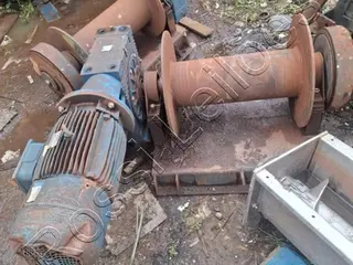 02 UN. GUINCHOS COM MOTOFREIO DE 15 CV - NO ESTADO — leilão
