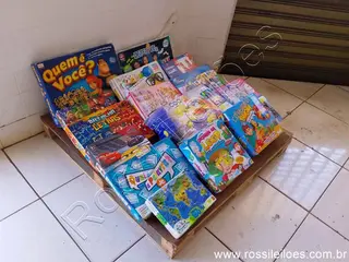 Lote contendo 16 Brinquedos, diversas marcas e modelos conforme fotos. (L37). Itens devidamente ENCAIXOTADOS para retirada ou eventual envio. — leilão (foto 3)