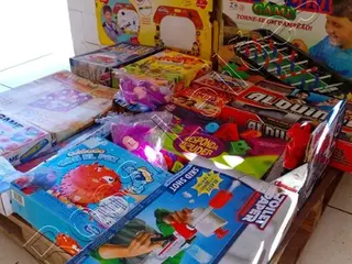 Lote contendo 19 Brinquedos, diversas marcas e modelos conforme fotos. (L11) Itens devidamente ENCAIXOTADOS para retirada ou eventual envio. — leilão