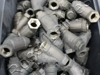 APROX. 78 "T" DE INOX 3/8"; APROX. 51 "T" REXROTH "GRANDE"; APROX. 118 "T" REXROTH "PEQUENO"; APROX. 75 FILTROS IMPEL LATÃO 1/2" — leilão (foto 5)