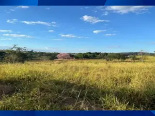 GLEBA DE TERRAS - Área de 2,11 hectares (21.100m²), localizado na Zona de Expansão Urbana, entre os bairros Jardim California, Parque das Colinas, Vila Santo Afonso e Vila Rezende, Três Corações/MG (PARCELAMENTO EM 60 MESES) — leilão em TRÊS CORAÇÕES/MG