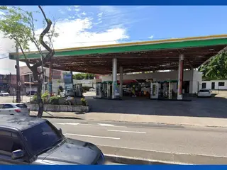 PRÉDIO COMERCIAL - Av. Pontes Vieira, 1341, Tauape, Fortaleza/CE (Posto de Gasolina com loja de conveniência, escritório, troca de óleo, 4 bombas de combustível e lava jato - construção não averbada na matrícula), Área de 3.933,00m² — leilão em FORTALEZA/CE