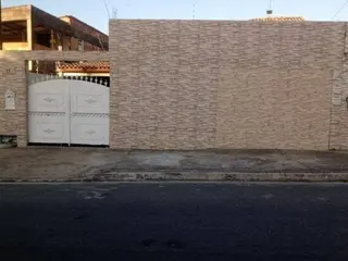 Casa 140 m² - Parque Guarus - Campos Dos Goytacazes - RJ — leilão em Campos Dos Goytacazes/RJ