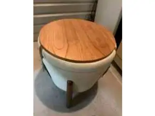 Puff baú em linho, 45cm de diâmetro — leilão em Barueri/SP