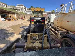 PIRAPETINGA/MG - Patrol Motoniveladora Caterpillar 120k — leilão em Pirapetinga/MG (foto 8)