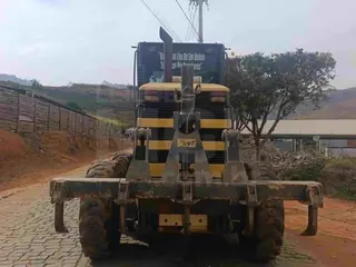 VIEIRAS/MG - Motoniveladora New Holland, modelo RG140B — leilão em Vieiras/MG (foto 8)