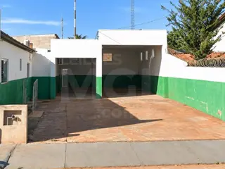 CAMPINA VERDE/MG – Imóvel comercial e seu terreno com 218,60m², no Centro — leilão em Campina Verde/MG