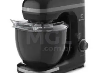 ITAÚNA/MG - BATEDEIRA COM PEDESTAL ELECTROLUX EXPERIENCE EKM30 PRETA 220Â V — leilão em Itaúna/MG