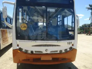 LEOPOLDINA/MG - Ônibus MERCEDES-BENZ Induscar Apache A - 2004/2004 — leilão em Leopoldina/MG