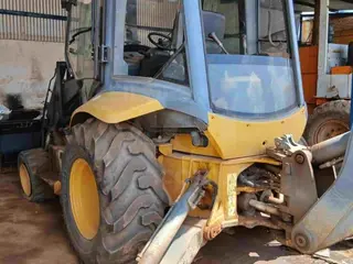 PARAGUAÇU/MG - Retroescavadeira XCMG, modelo XT870BR-I, tração 4x4 — leilão em Paraguaçu/MG (foto 12)