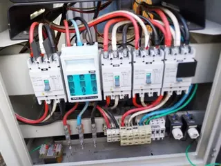 ITAÚNA/MG- Nobreak 30 KVA — leilão em Acrelândia/AC (foto 8)