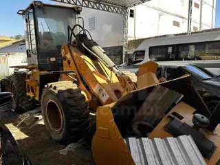 PIRAPETINGA/MG - Pá carregadeira Caterpillar modelo 924G — leilão em Pirapetinga/MG (foto 7)