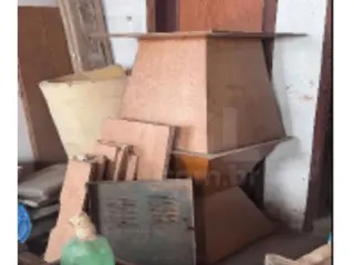 CARMO DO CAJURU/MG - 02 Bases de mesa de formas triangulares — leilão em Carmo do Cajuru/MG