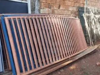 CRUZÁLIA/SP - SUCATAS DE MATERIAIS DE METAL INSERVIVEIS — leilão em Cruzália/SP (foto 5)